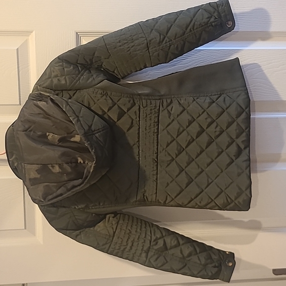 Girl's Size 8 Quilted Jacket with Hood - Picture 4 of 4